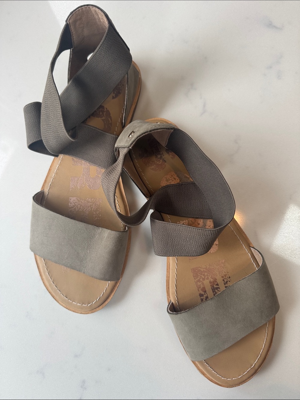 SOREL Ella II Strappy Olive Crisscross Elastic Sandals Women’s 8.5 - Picture 1 of 16